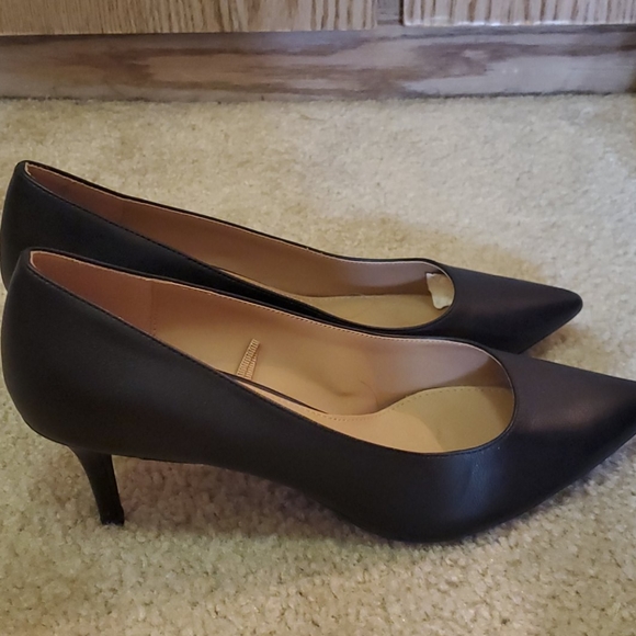 Heels - Picture 2 of 2